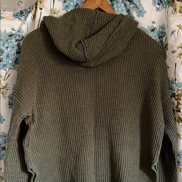forever 21 Olive Green Women's pullover cropped Sweater - Picture 7 of 8